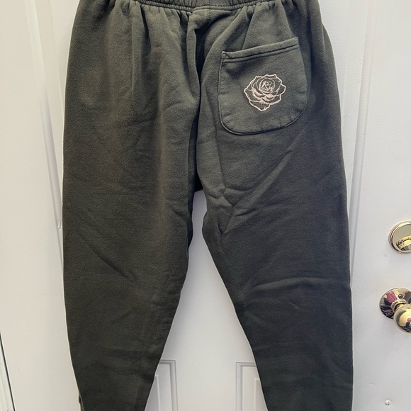 YOUNGLA Size Medium Immortal Joggers - Picture 4 of 6